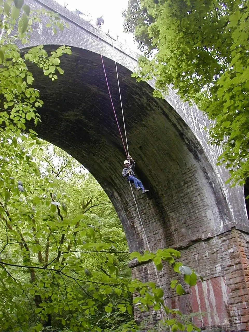 Отели рядом с достопримечательностью «Rock Lea Caving Centre»