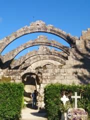 Ruinas da Igrexa Antiga de Santa Mariña Dozo