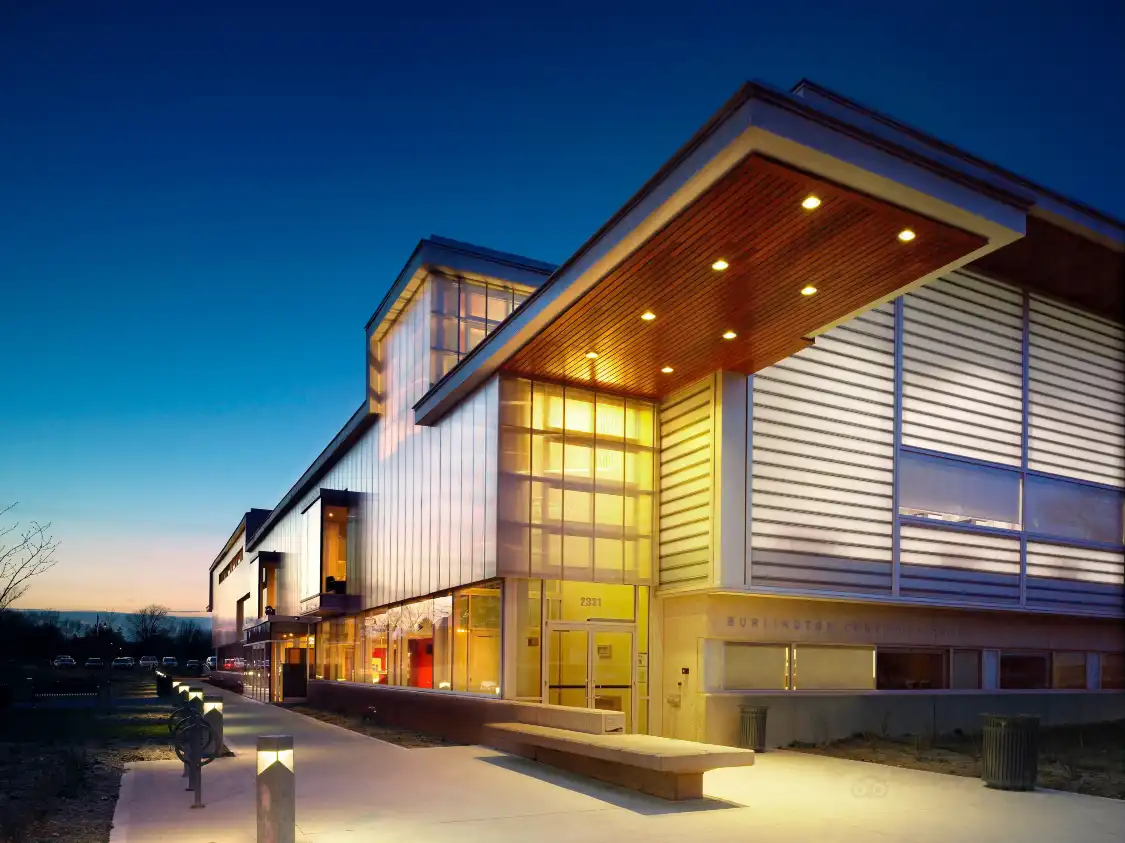 Hotels near Burlington Public Library - Central Branch
