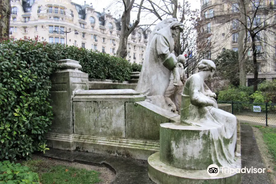 Monument Mme Boucicaut et la baronne Clara de Hirsh