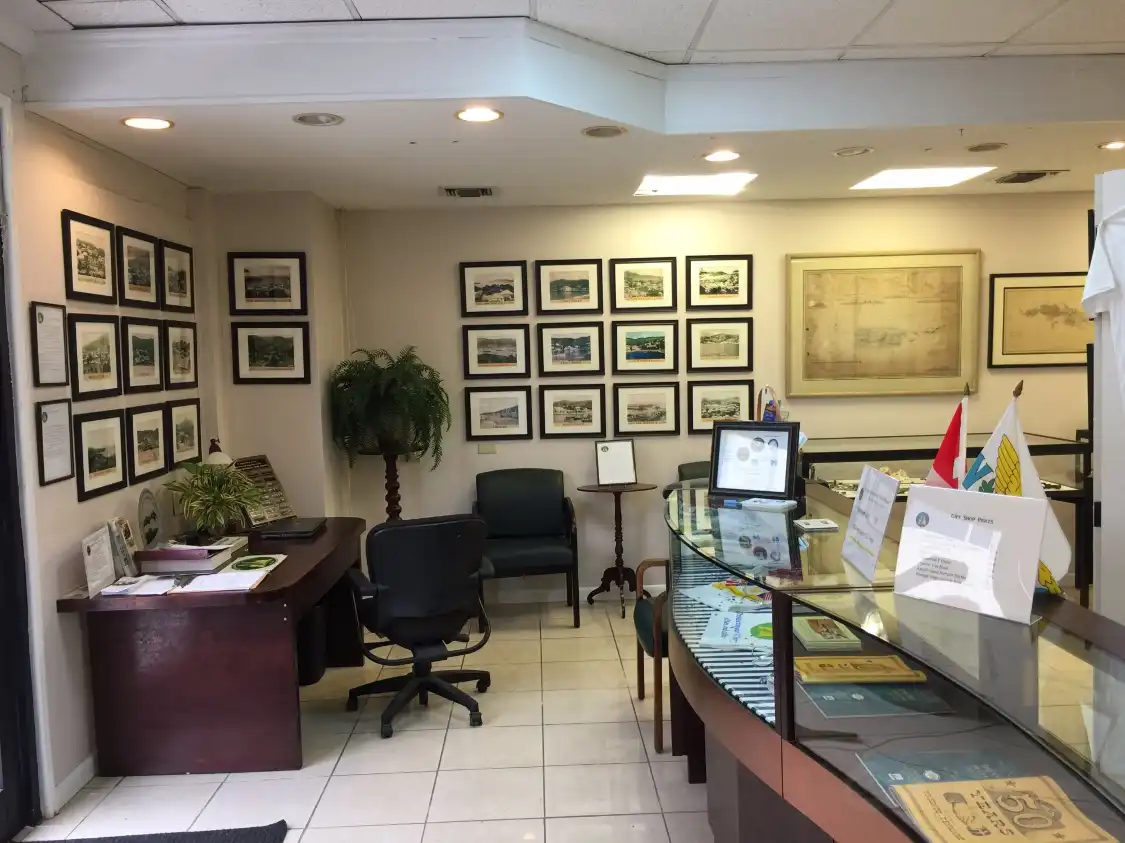 Hotels near St Thomas Historical Trust Museum