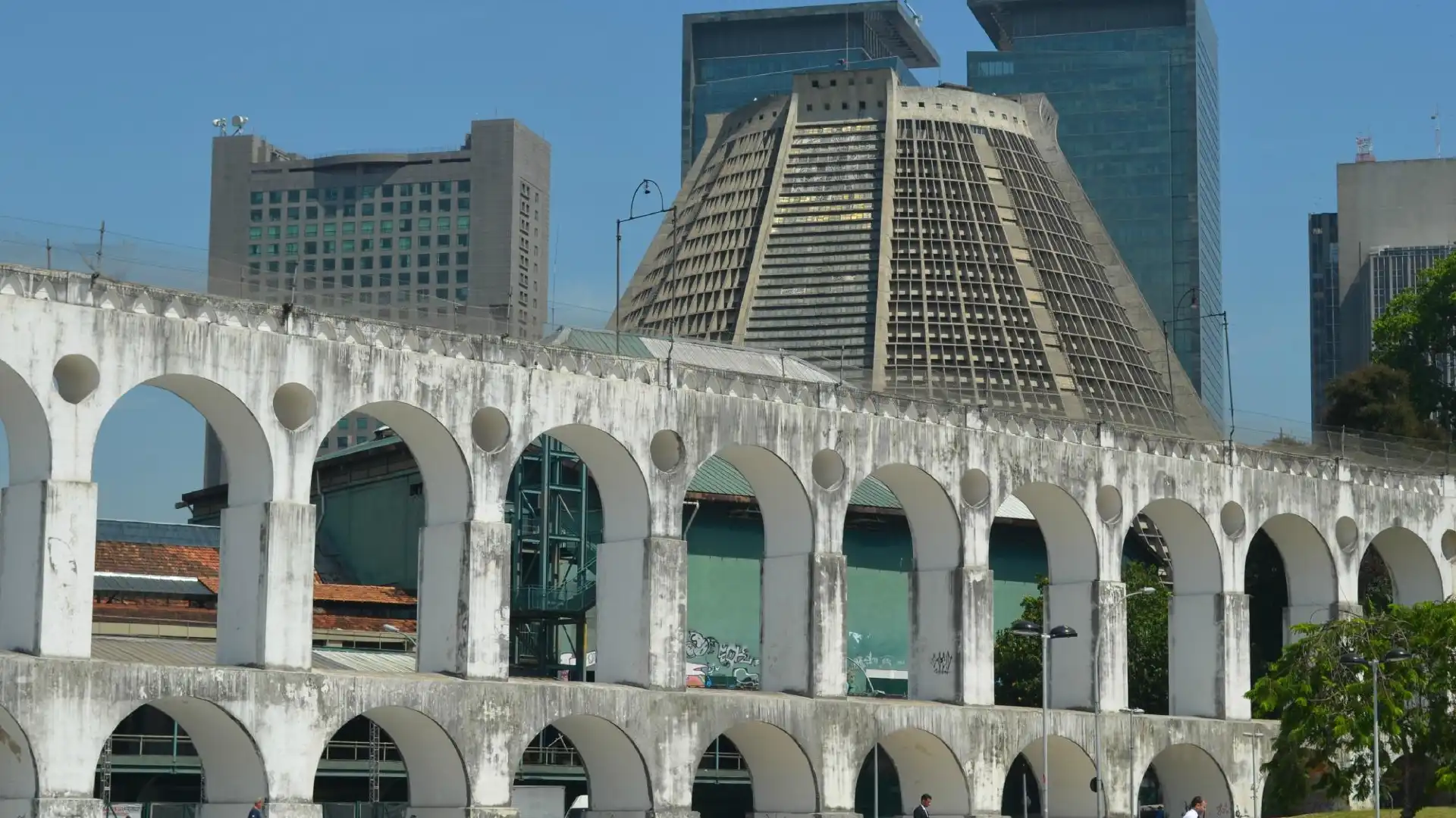 Hotels near Aqueduto da Carioca