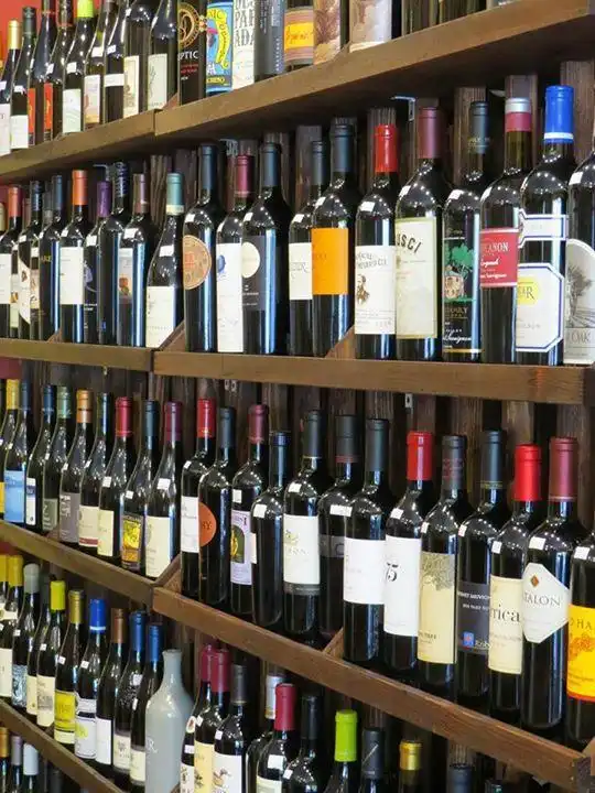 Hotels near Wine Sellers of Saugatuck