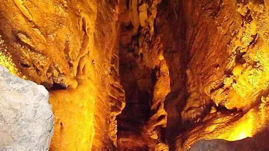 Lincoln Caverns