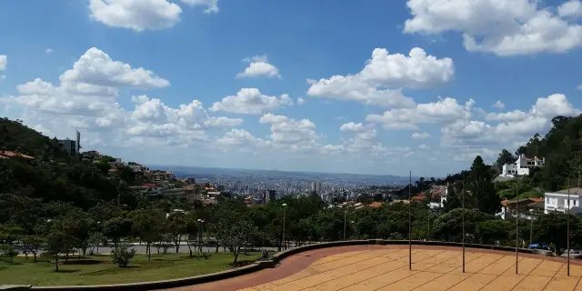 Pizzarias perto da Praça do Papa em Belo Horizonte!