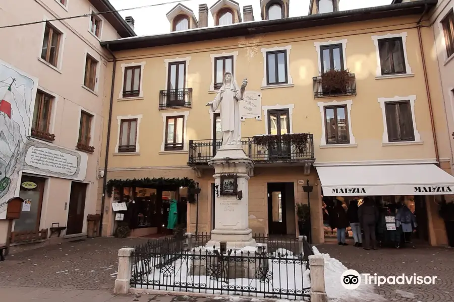 Statua della Beata Giovanna Maria Bonomo