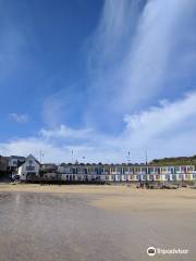 Porthgwidden Beach