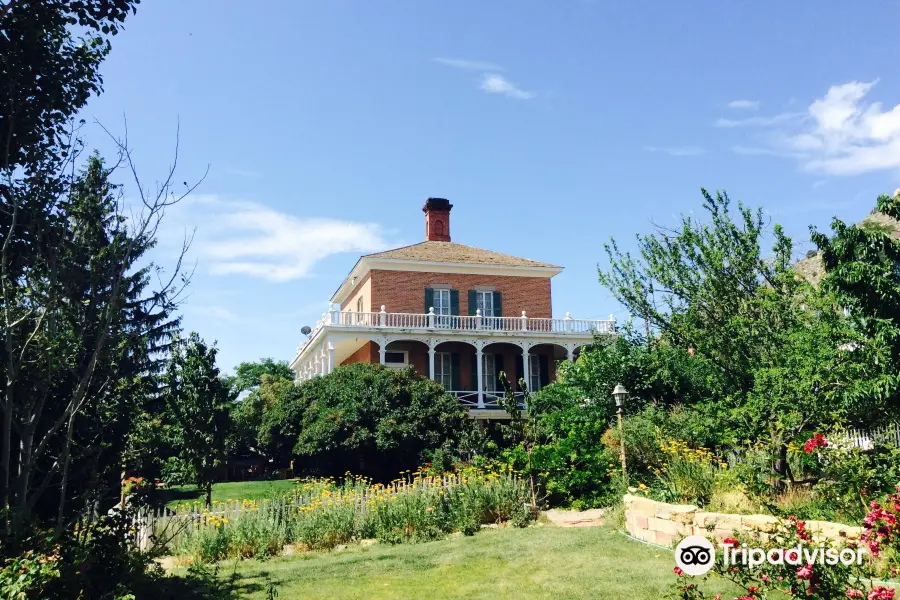 Mackay Mansion Museum