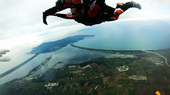 SKYDIVE COSTA D'ARGENTO - Scuola di paracadutismo