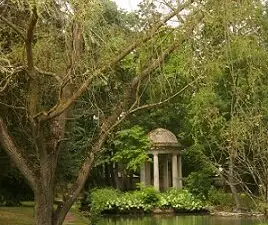 Arquebuse Botanical Garden