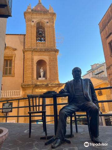 Statua Andrea Camilleri