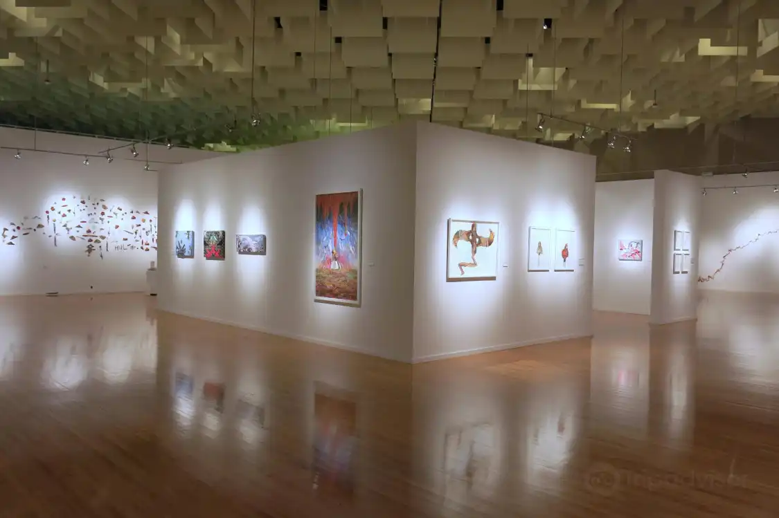 Hotels near Marjorie Barrick Museum of Art