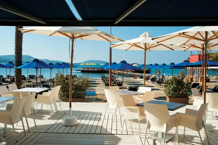 Hotels in Saronikos