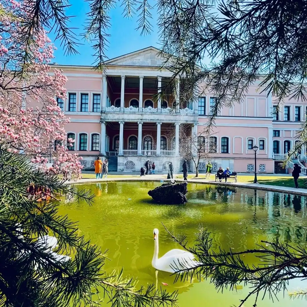 Museum of Painting & Sculpture周辺のホテル