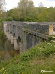 Puente-Canal sobre el rió Sauldre