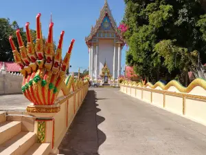Wat Bueng Phra Lan Chai
