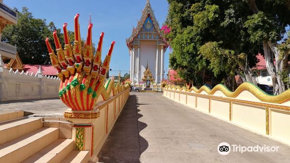 Wat Bueng Phra Lan Chai