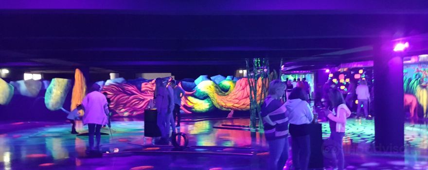 Schwarzlicht Semester Minigolf Essen