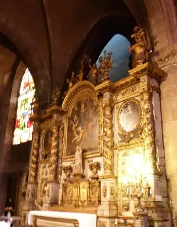 Hotels near Church of St Peter in Queyroix