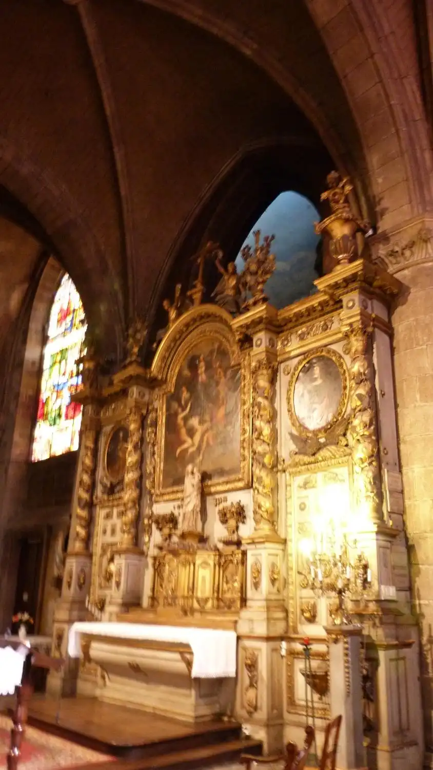 Hotels near Church of St Peter in Queyroix