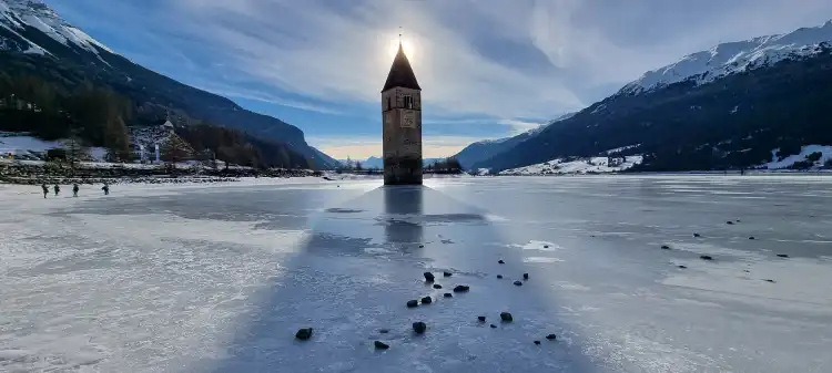 Hotels near Il Campanile Sommerso
