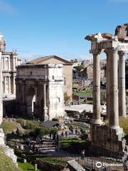 Tempel des Vespasian und des Titus