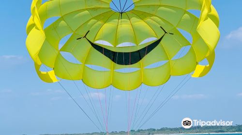 Pier 60 Parasail