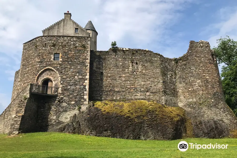 Dunstaffnage Castle and Chapel