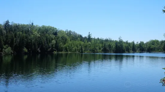 Rattlesnake Point Conservation Area （Reservations Required）