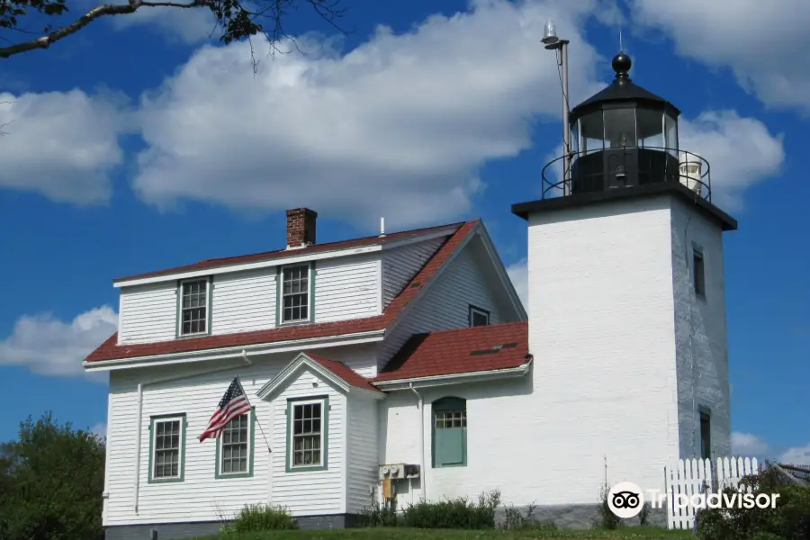 Fort Point Light