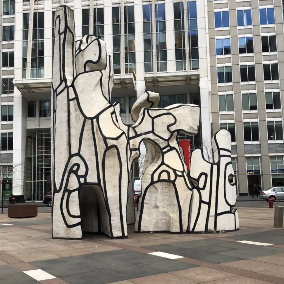 Hotel in zona Monument with Standing Beast