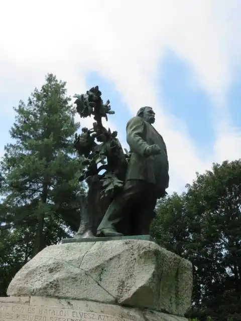 Hotels near Deák Ferenc Memorial Statue