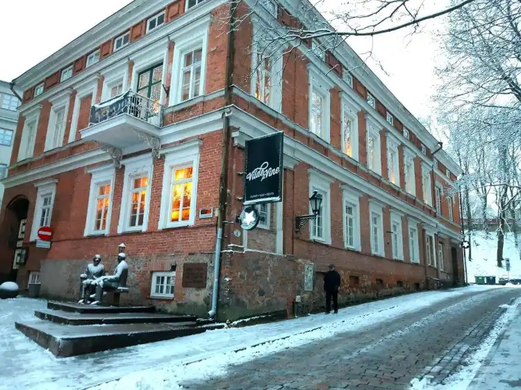 Hotels near Sculpture Oscar Wilde and Eduard Vilde