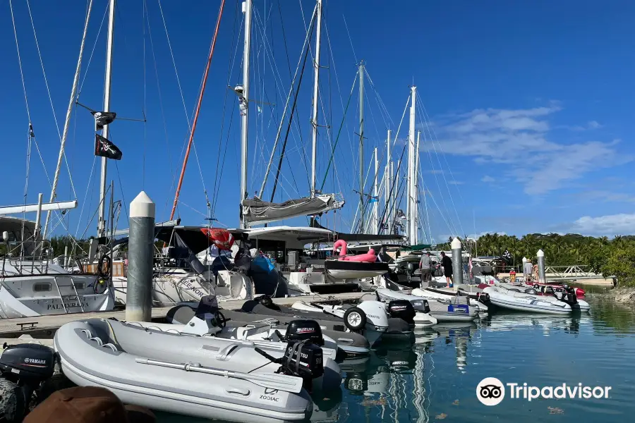 Musket Cove Yacht Club Island Bar