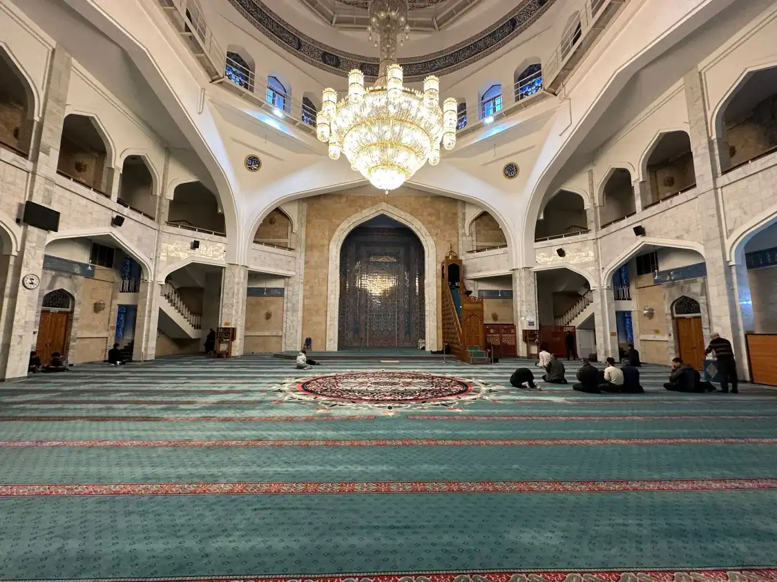 Hotels near Almaty Central Mosque