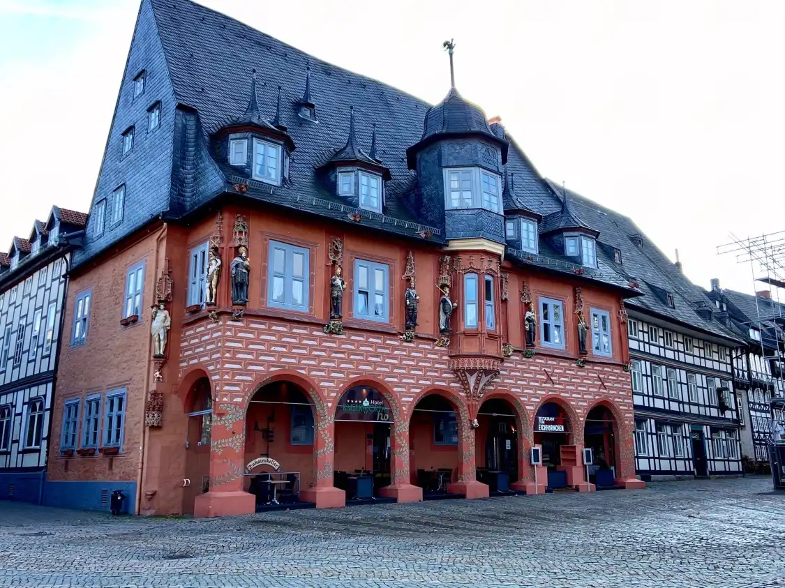 Hotels near Market Square