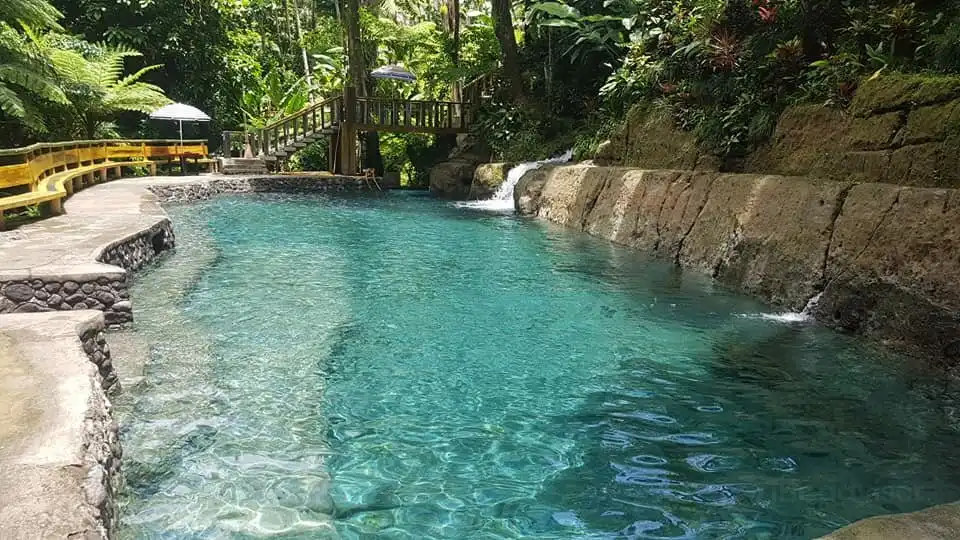 Hotels near Palogtok Falls