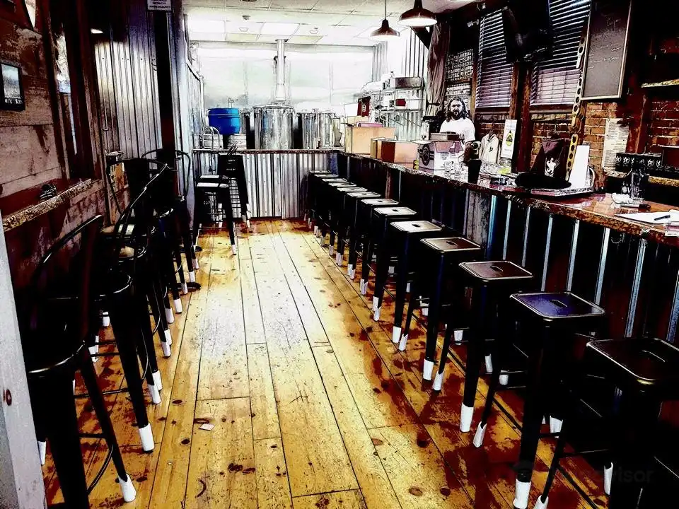 Hotels near Peacemaker Brewing Company