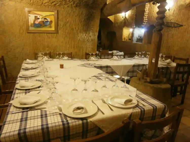 Hotels in Benavente y los Valles