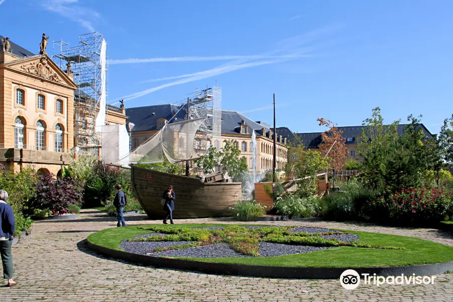 Place de la Comedie