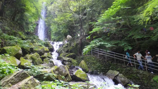 Yoro Waterfall