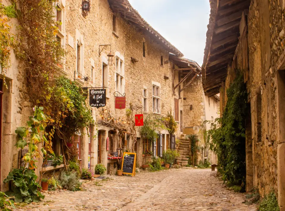 2_Medieval city of Pérouges