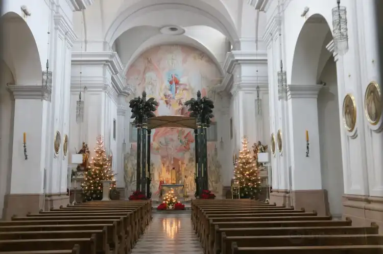 Hotels near Carmine Church St Joseph and St Mary Magdalene (Reuer Church)