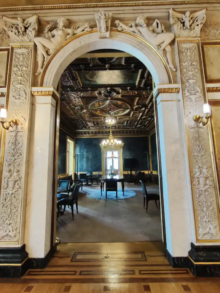 Hotel dekat Palais Epstein