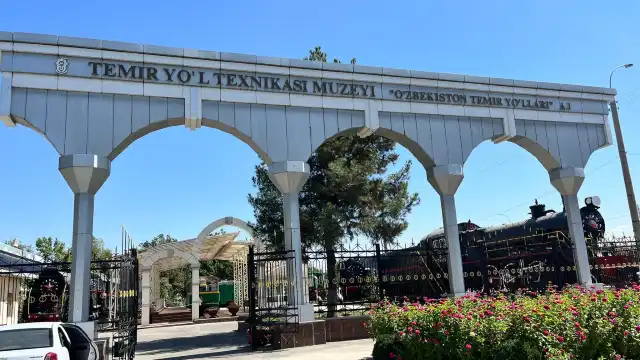Hotels near Railway Museum