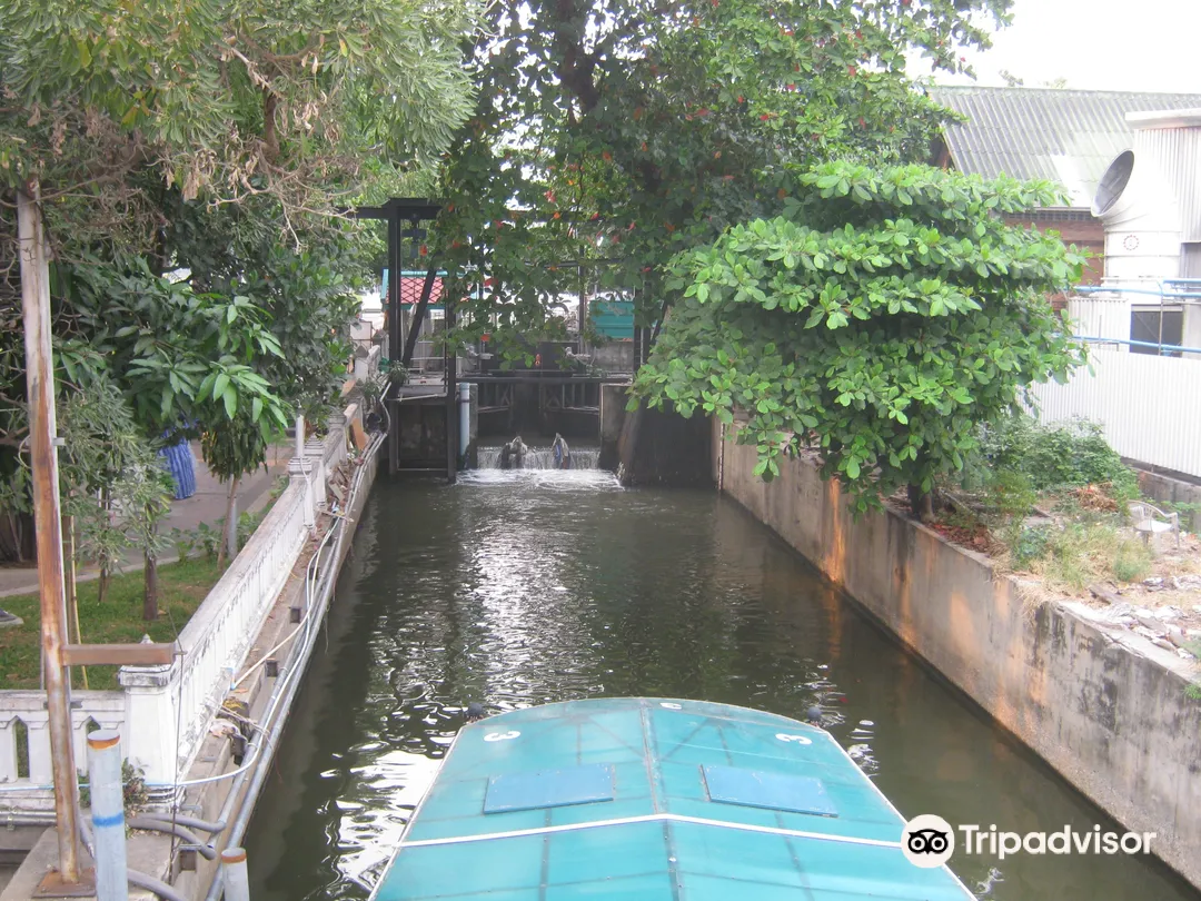 5_Santichaiprakan公園