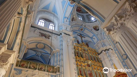 Церковь святых равноапостольных Константина и Елены