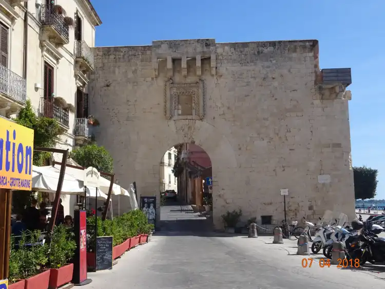 Hotels near Porta Marina