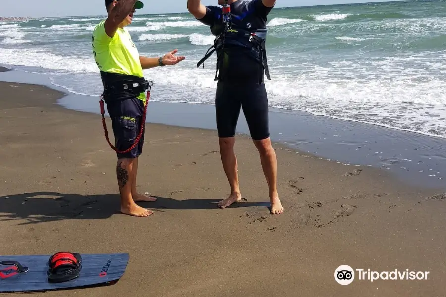 Tsunami Kite School