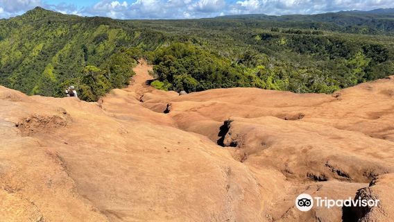 Pu’u Hinahina Lookout